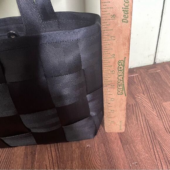 Harveys Original Seatbelt Tote Bag Black - Picture 3 of 9
